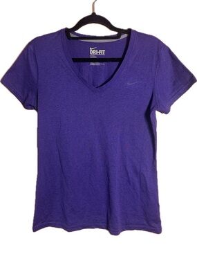 Nike Women’s Purple Dri-FIT V-Neck Short Sleeve Athletic Workout Gym Tee